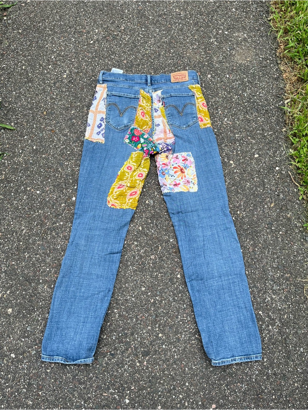 Levi's Blue Straight-Leg Jeans with Multi-Color Floral Patchwork - Picture 3 of 3
